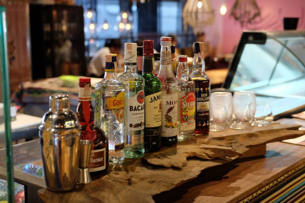 Gin selber mixen: Einsteigerrezepte für die Hausbar