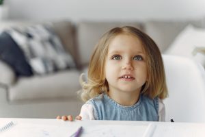 Online Unterricht zuhause: Kinder gezielt fördern
